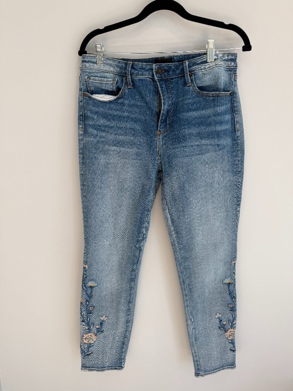 🌸 Driftwood Floral Embroidered Ankle Skinny Jeans – Size 30 (EUC)